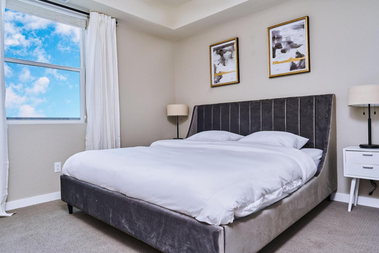 Luxurious 2 King Bedrooms City, & Corner Lake View Sparks Exteriör bild